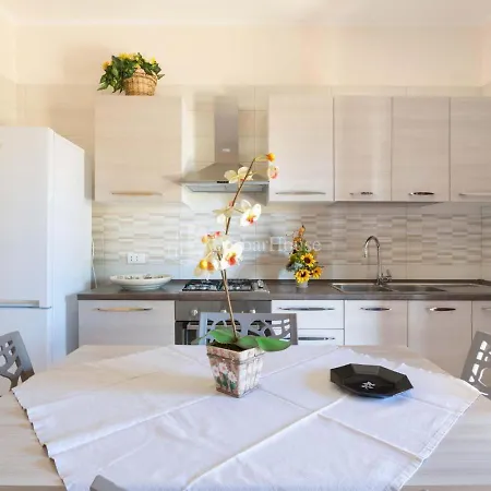 Holiday home Rosy *