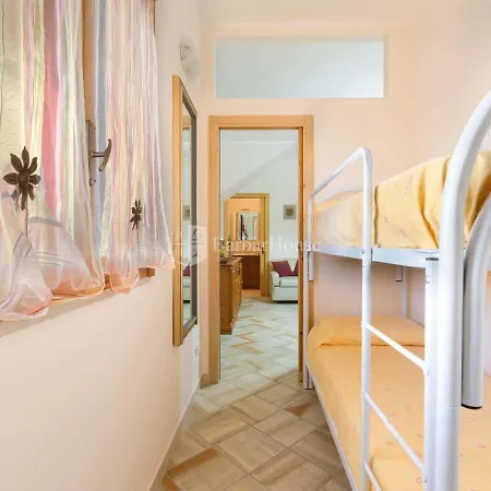 Holiday home Rosy